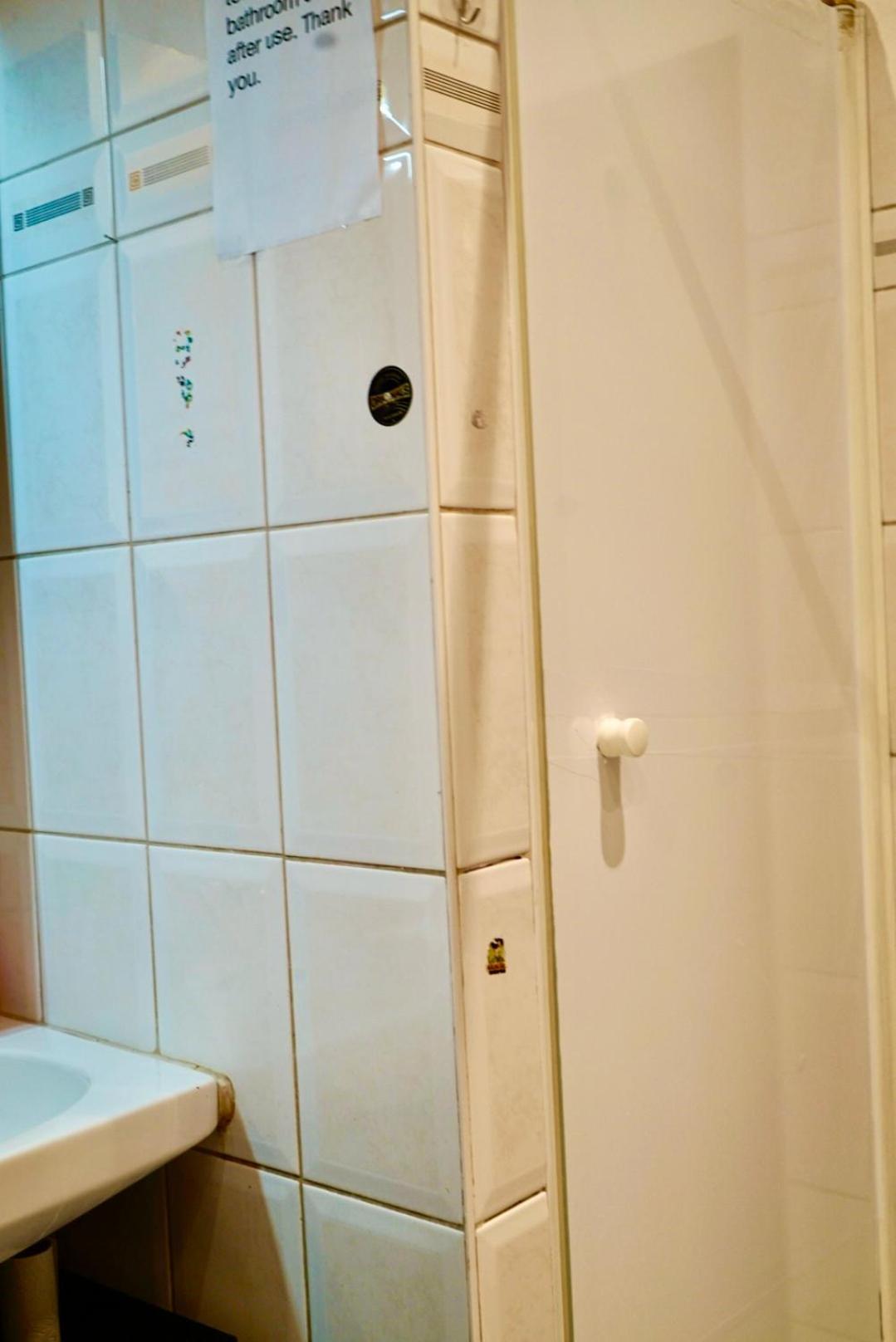 U6 Schoepfwerk Hostel 1 Відень Екстер'єр фото