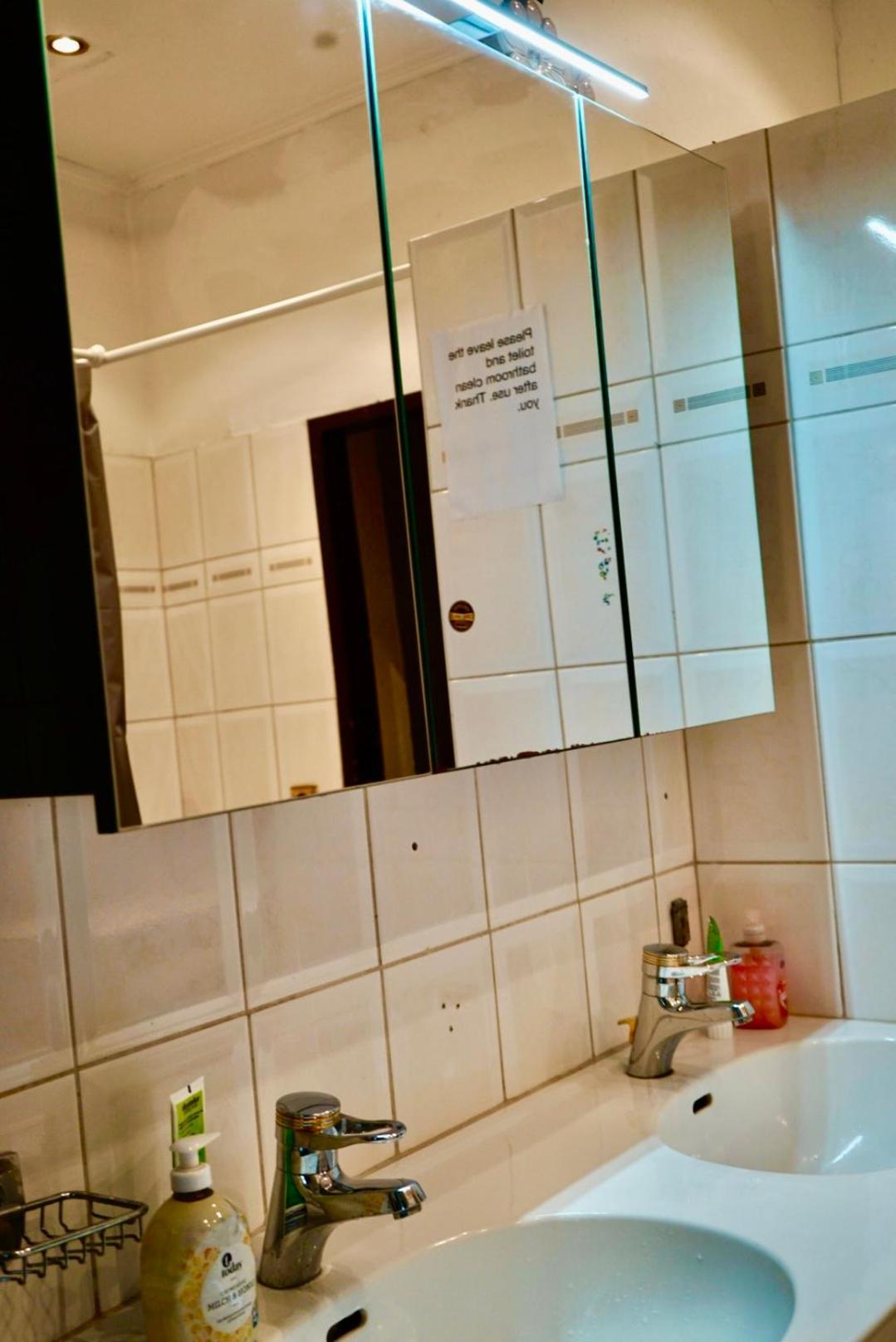 U6 Schoepfwerk Hostel 1 Відень Екстер'єр фото